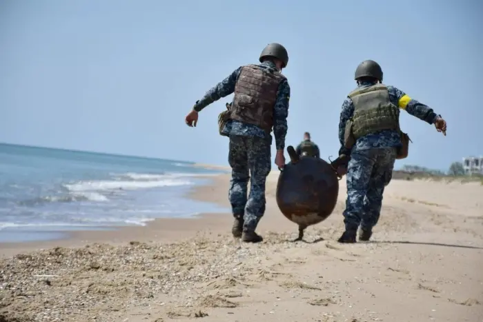 Russian mines torn up by the storm, 2022/ Facebook Operational command “South”